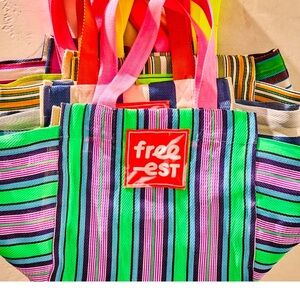Free-est tote bag